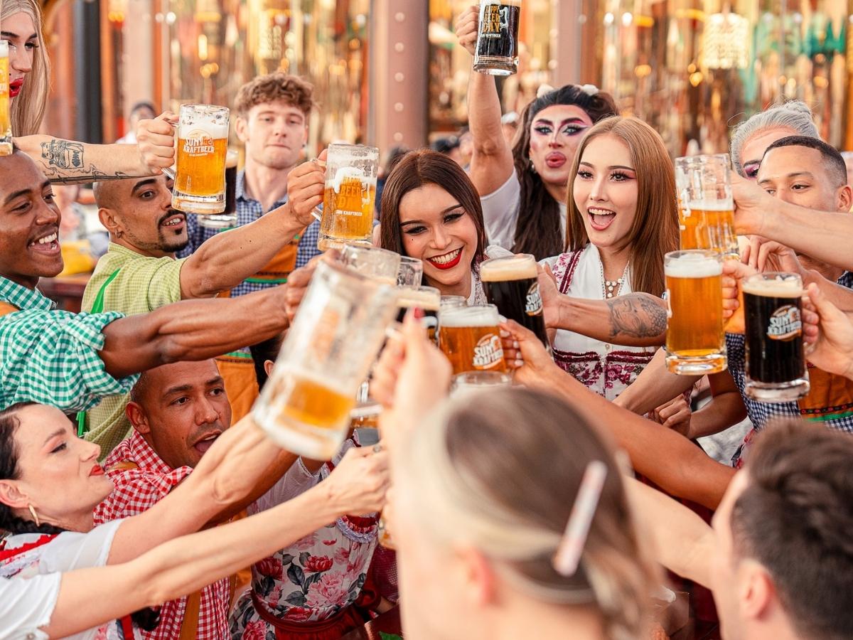 Đây là lựa chọn phù hợp với du khách bận rộn nhưng vẫn muốn trải nghiệm không khí lễ hội mùa hè tại Đà Nẵng.