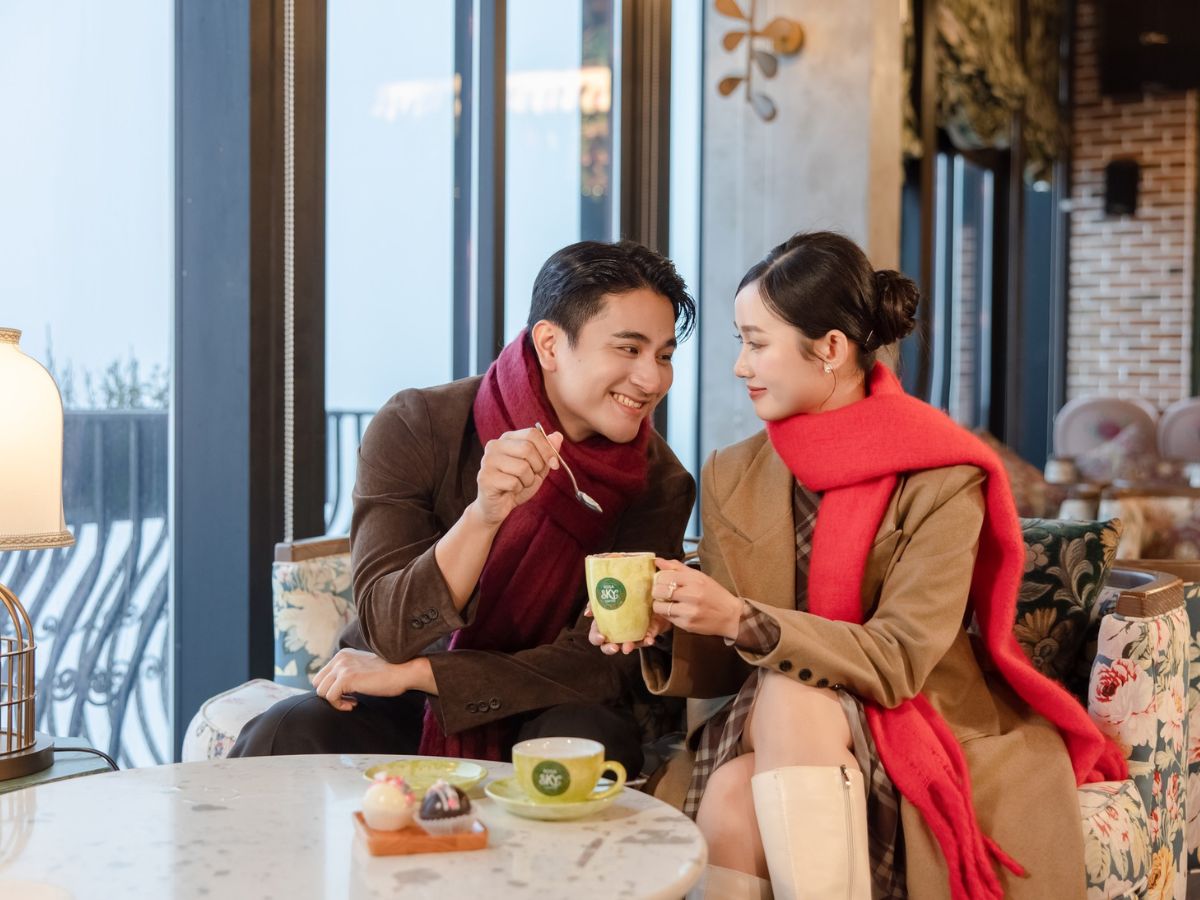 Du khách có thể chuẩn bị những outfit thật đẹp để check in sống ảo tại những quán cafe đẹp trên Bà Nà Hills.