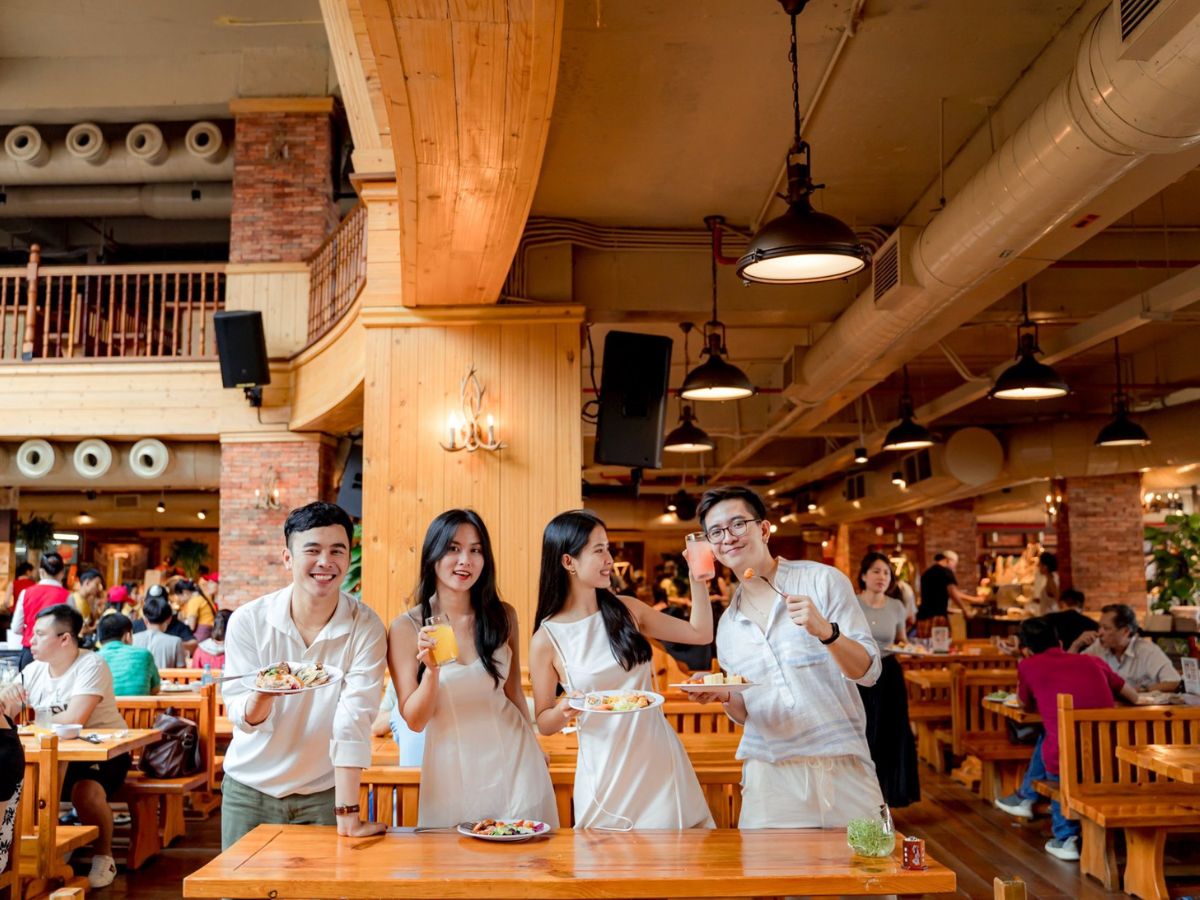 Du khách có thể tùy chọn địa điểm ăn uống ở Bà Nà Hills tùy theo nhu cầu, sở thích và tài chính của mình.