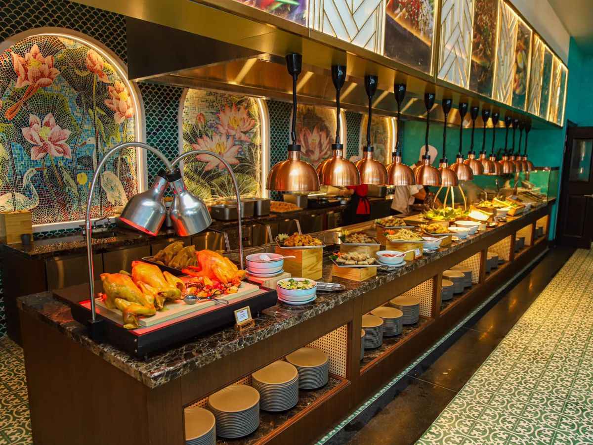 Sun World Ba Na Hills sở hữu hệ thống nhà hàng buffet khá đa dạng với thực đơn Á – Âu phong phú đáp ứng nhu cầu ăn uống của du khách.
