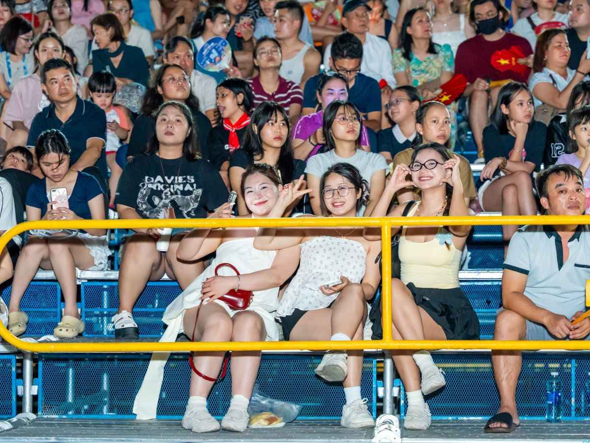 Du khách nên đảm bảo các vấn đề về sức khỏe, an toàn trong tour Đà Nẵng mùa pháo hoa.
