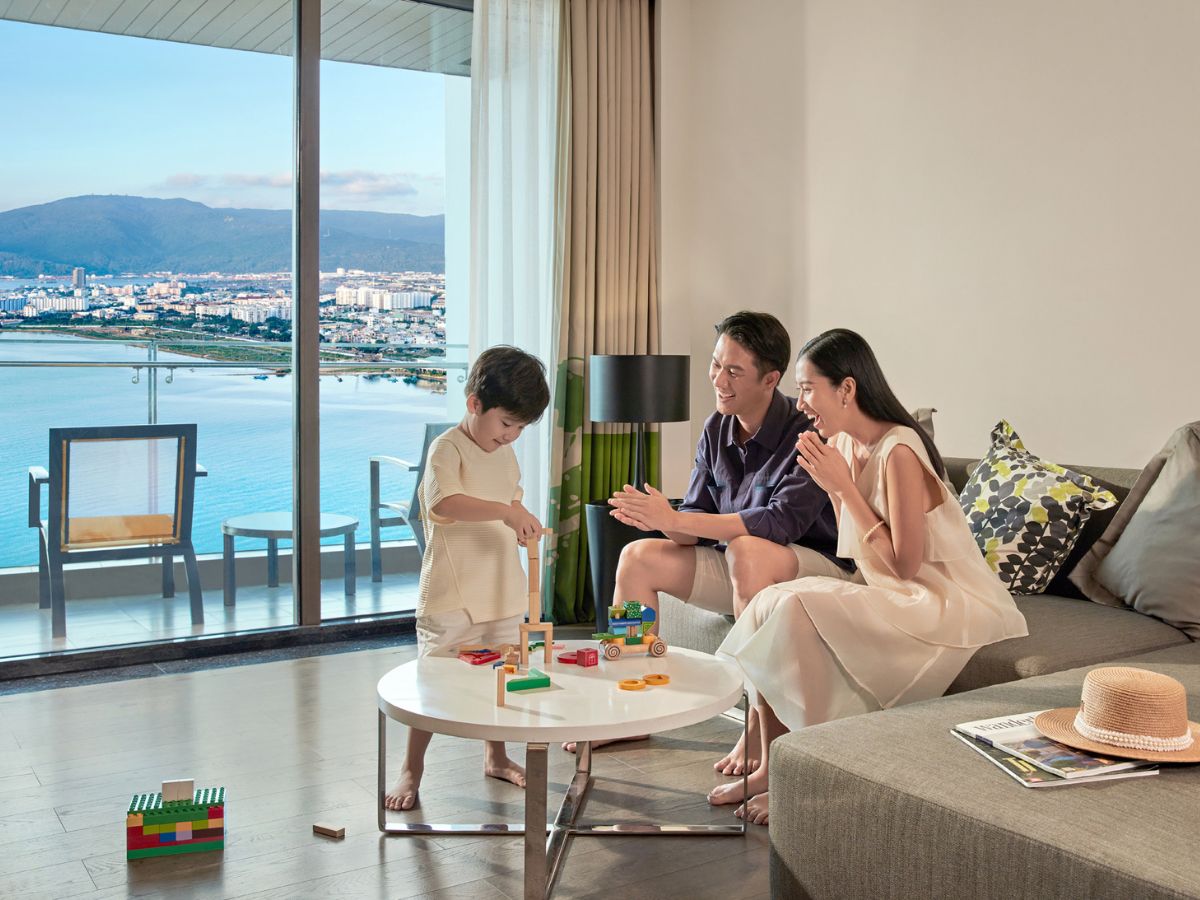 Du khách nên xem xét thời điểm săn combo nghỉ dưỡng Đà Nẵng giá tốt phù hợp với từng giai đoạn mùa cũng như sự kiện ở thành phố biển. 
