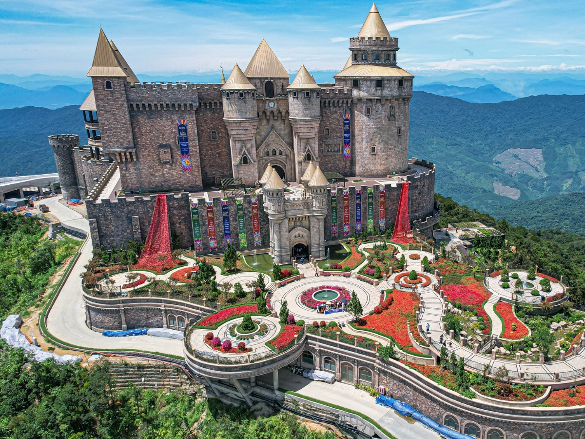 Ba Na Hills mát mẻ quanh năm, kể cả mùa hè. 