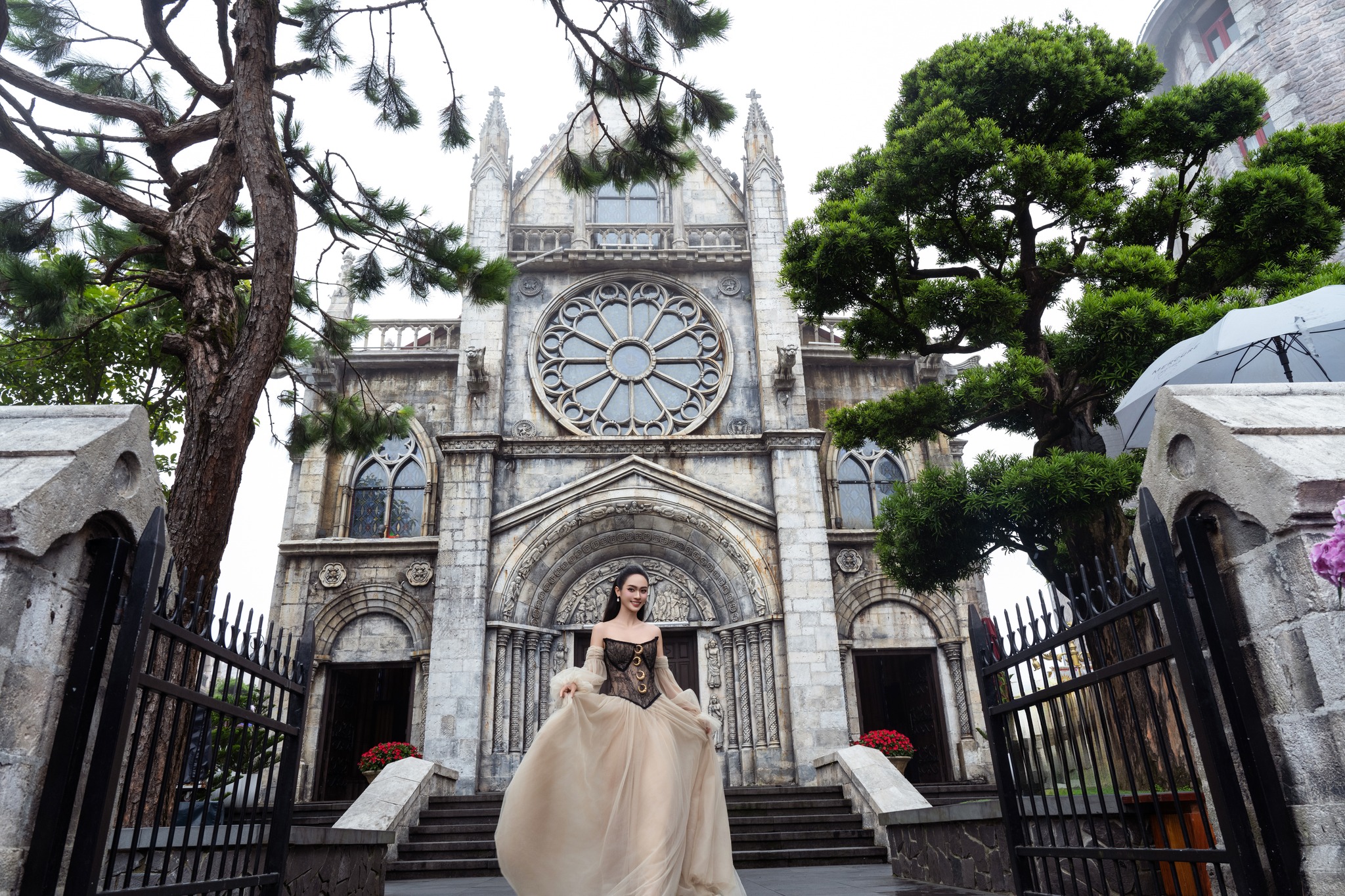 Nhà thờ Saint Denis đầy sự cổ kính&nbsp;