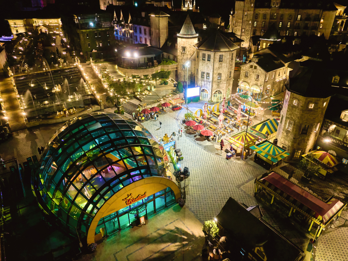 Quảng trường Beer tại Sun World Ba Na Hills.