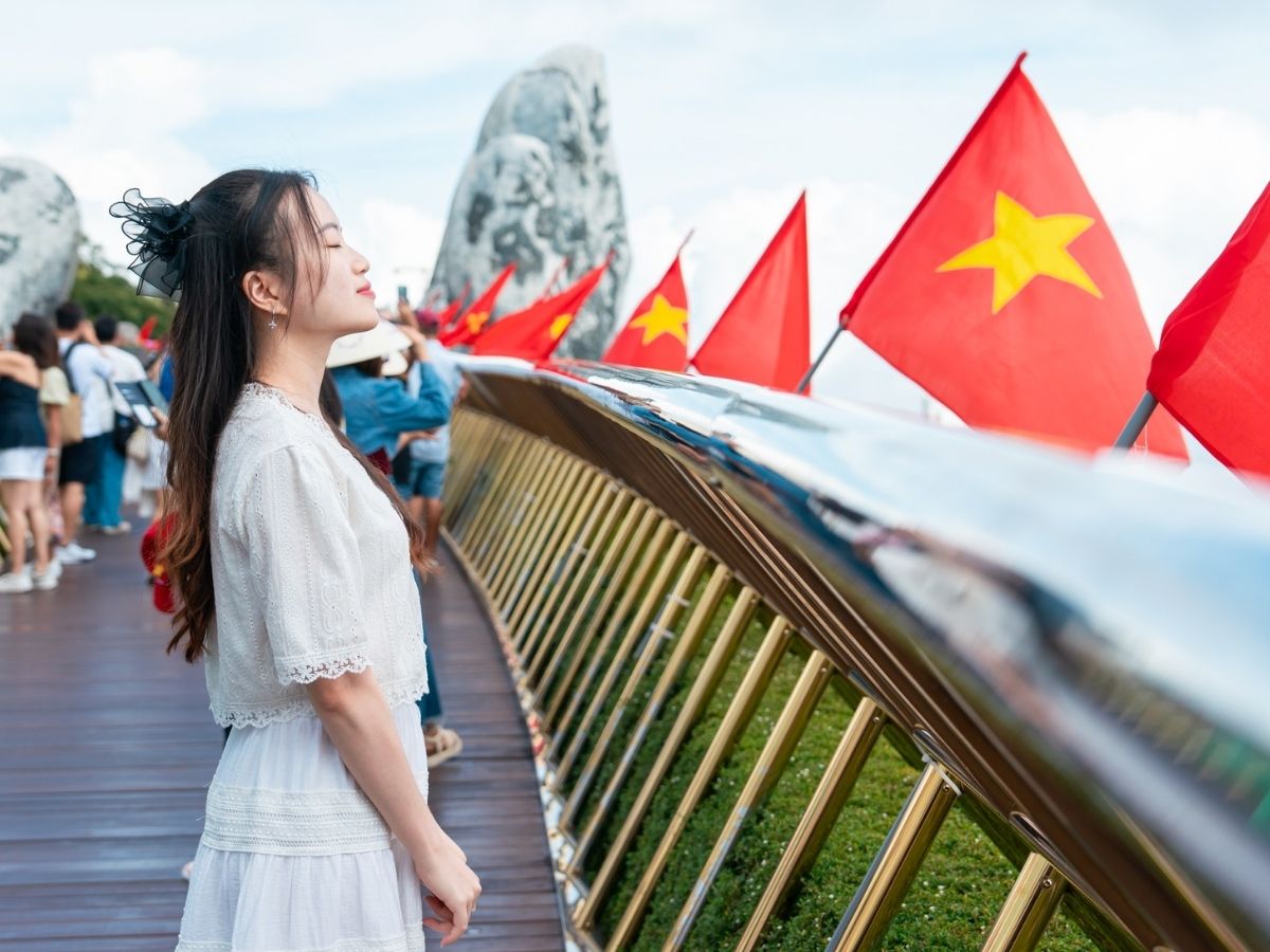 Hãy dành một ngày trọn vẹn tại Bà Nà Hills để khám phá các khu chủ đề và thưởng thức những chương trình nghệ thuật mới.