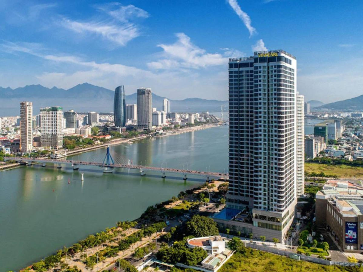 Lựa chọn khách sạn ngay trung tâm Đà Nẵng để di chuyển thuận lợi hơn.