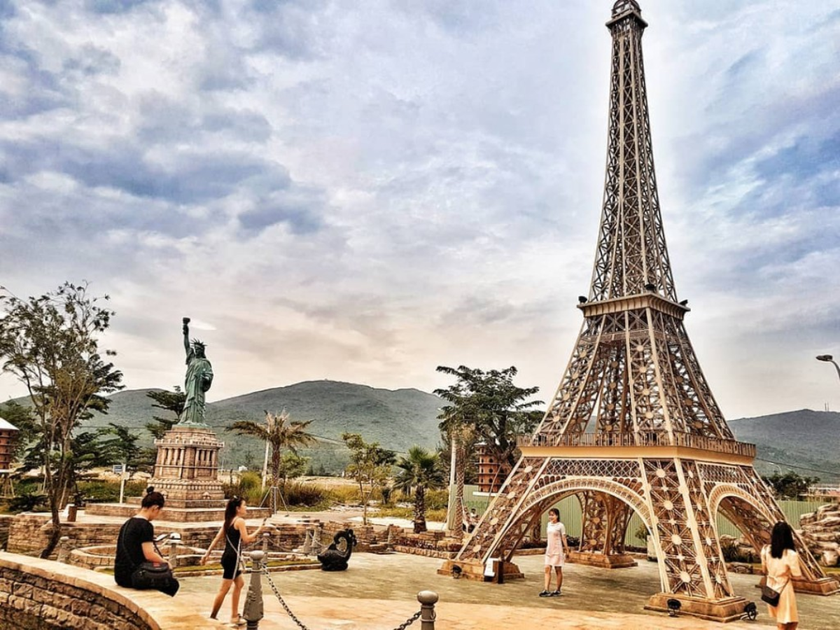 Khu Wonder Park - công viên kỳ quan ngay trong khuôn viên khách sạn.