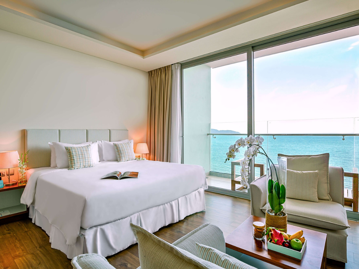 Phòng view biển đẳng cấp tại A La Carte Da Nang Beach Hotel.