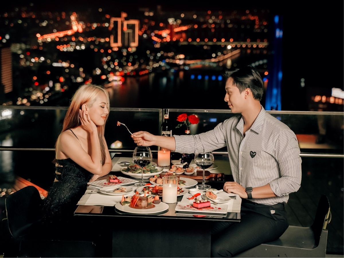 Thực đơn đồ uống tại Sky36 rất phong phú với hơn 50 loại cocktail sáng tạo.&nbsp;