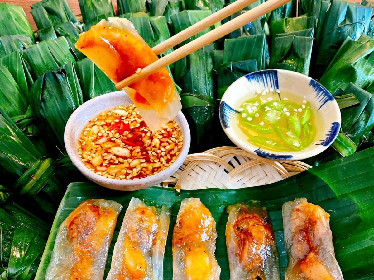 Bánh lọc Đà Nẵng với kết cấu dai mềm chấm với nước mắm ớt tỏi là sự kết hợp hài hòa, vừa vị. 