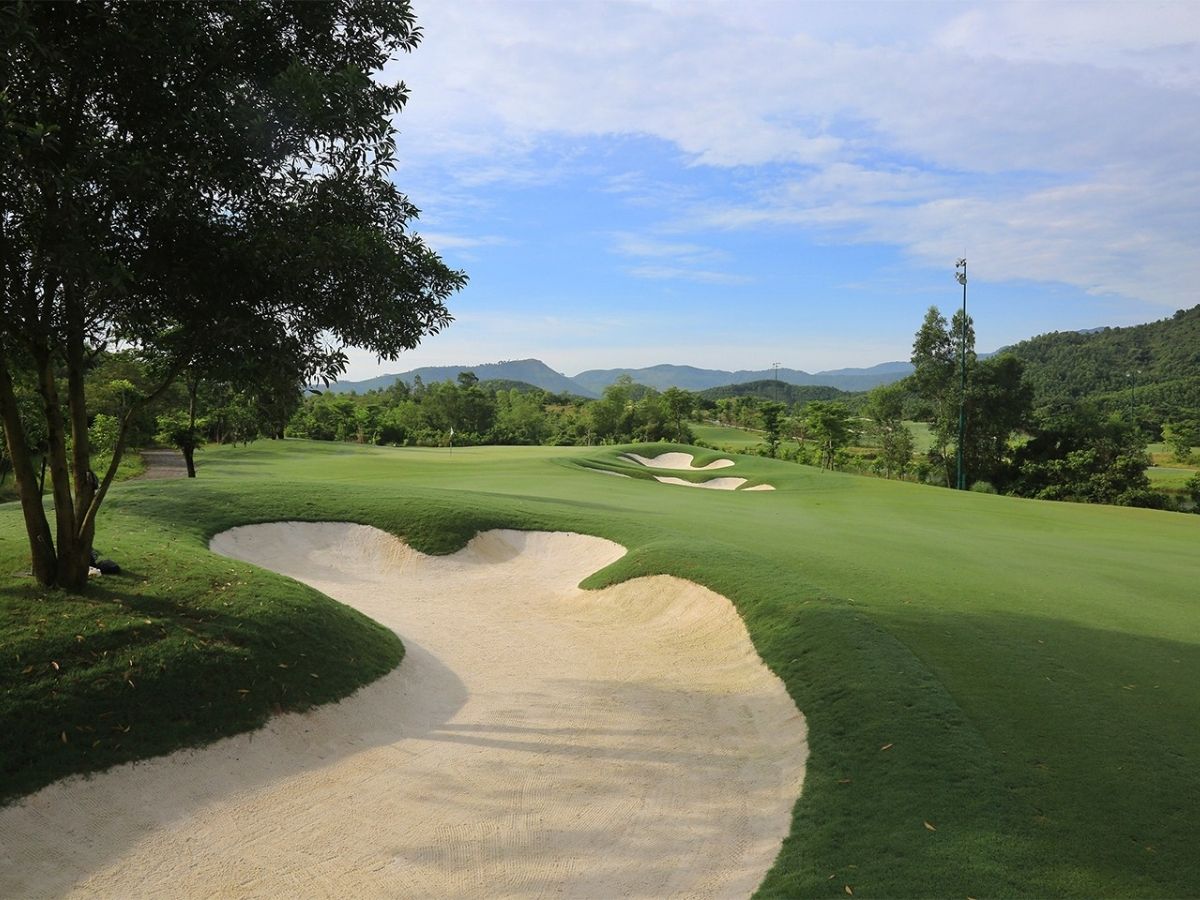 Thời gian di chuyển giữa khu du lịch Sun World Ba Na Hills và Ba Na Hills Golf Club chỉ khoảng 10 phút bằng ô tô.&nbsp;