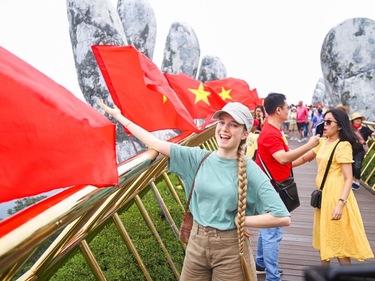 Trước khi đặt vé Bà Nà Hills, du khách nên kiểm tra kỹ các quyền lợi đi kèm để lựa chọn đúng loại vé phù hợp với nhu cầu.