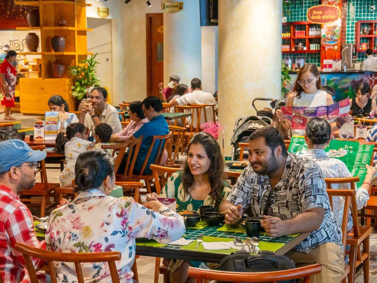 Du khách thường trải nghiệm thêm buffet trưa ở Bà Nà Hills để có được chuyến đi Bà Nà Hills trọn vẹn hơn. (Nguồn: Sưu tầm)