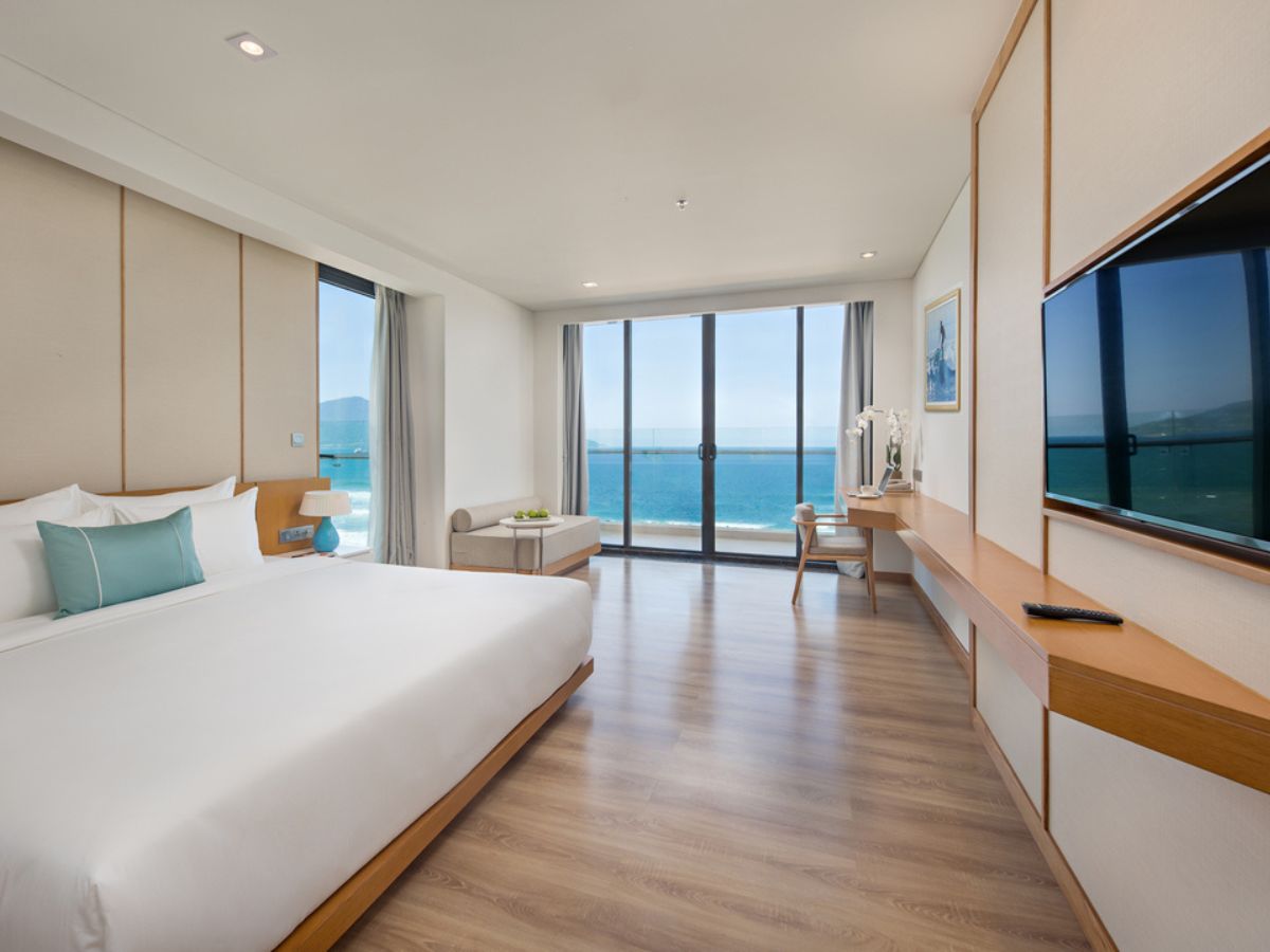 Phòng nghỉ tại TMS Hotel Danang Beach rộng rãi và tiện nghi hiện đại đảm bảo cho gia đình có không gian nghỉ ngơi thoải mái. 