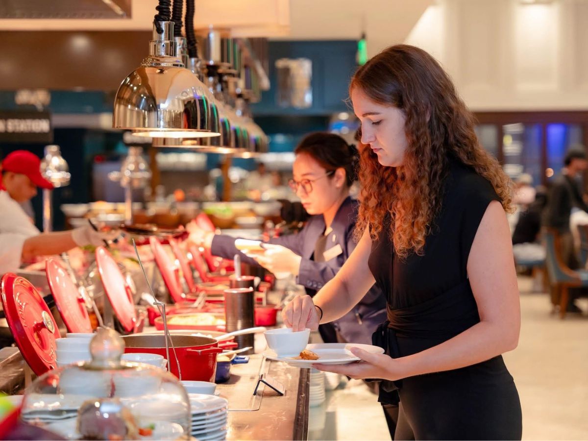 Dịch vụ ẩm thực tại Four Points by Sheraton Danang luôn phục vụ đa dạng thực đơn phù hợp cho các đối tượng khách nước ngoài.