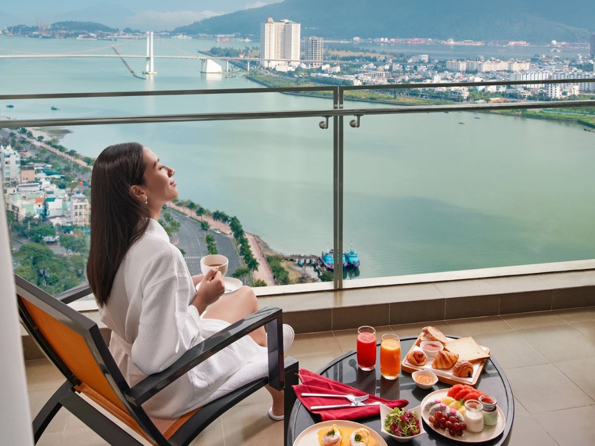 Du khách nên lựa chọn những khách sạn có vị trí thuận lợi kết nối các địa điểm tham quan du lịch trong thành phố.