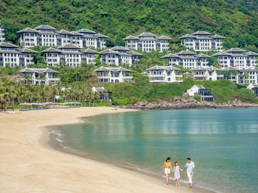 Resort có villa riêng tại Đà Nẵng sở hữu vị trí đẹp, tập trung dọc ven biển.
