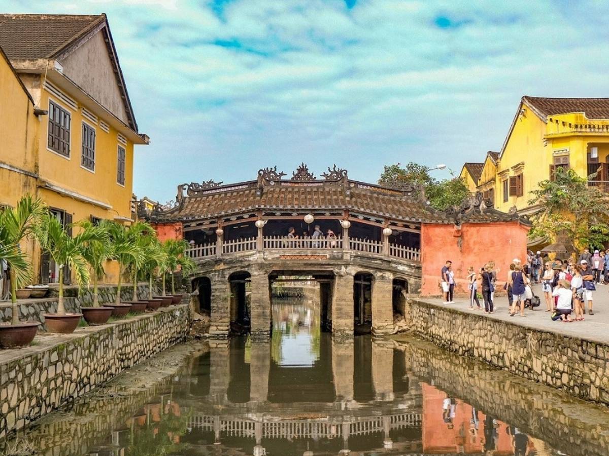 Kiến trúc của Chùa Cầu Hội An nổi bật với thiết kế "thượng gia hạ kiều" rất riêng biệt