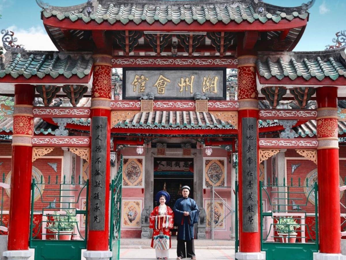 Hội quán Triều Châu nằm trên đường Nguyễn Duy Hiệu, phường Hội An. Vị trí này thuộc khu vực viền của quần thể di sản Hội An.