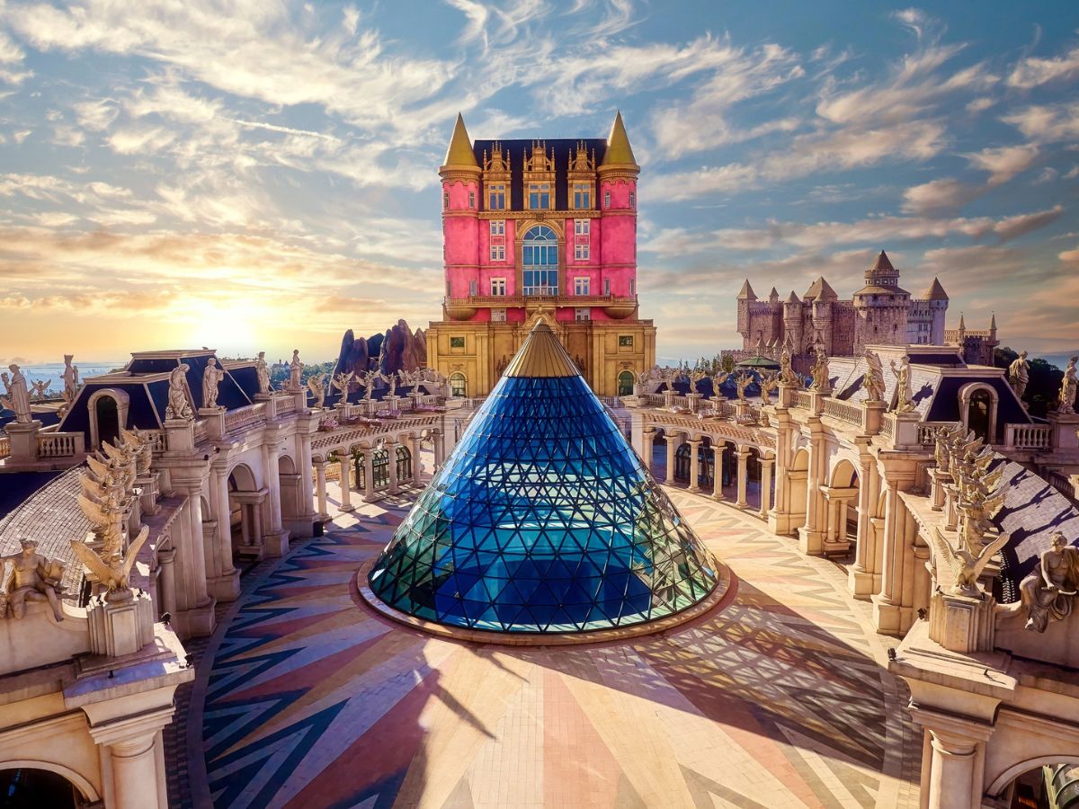 Sun World Ba Na Hills là một trong những địa điểm đáng trải nghiệm trong hành trình du lịch Đà Nẵng. 