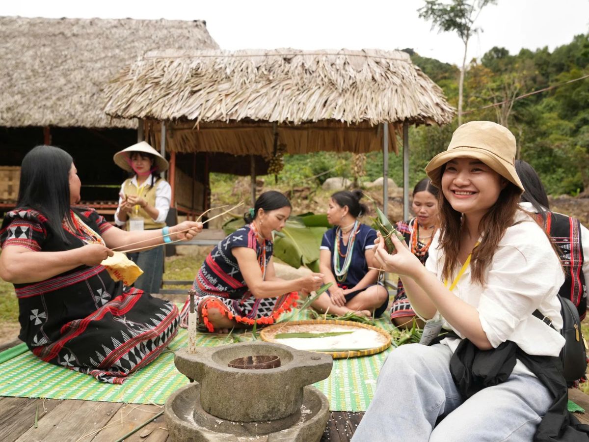 Việc tuân thủ phong tục, tập quán địa phương giúp du khách có trải nghiệm trọn vẹn hơn ở khu du lịch.