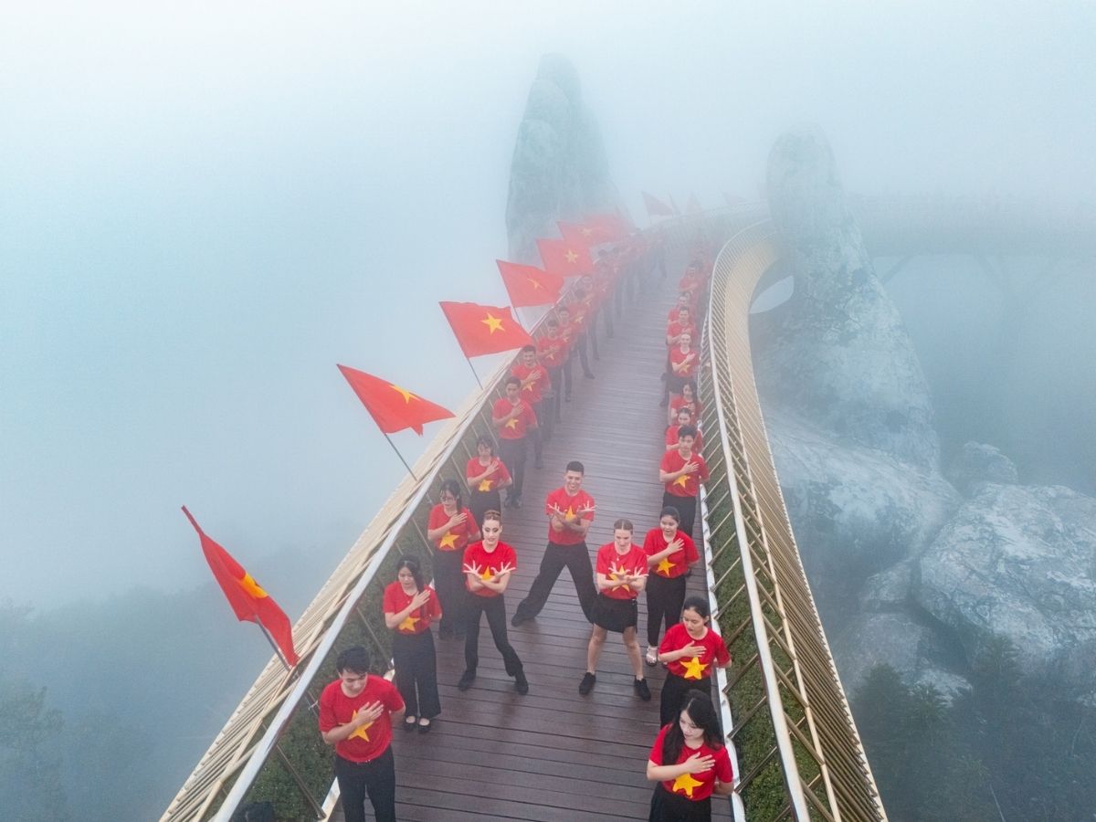 Điểm nổi bật về thời tiết ở đây chính là trải nghiệm "bốn mùa trong một ngày".