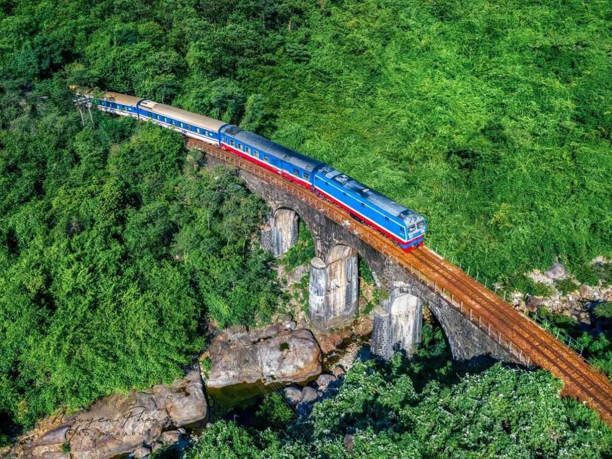 Hành trình tàu hỏa đi Đà Nẵng hiện được nhiều du khách lựa chọn khi muốn tận hưởng nhịp du lịch.