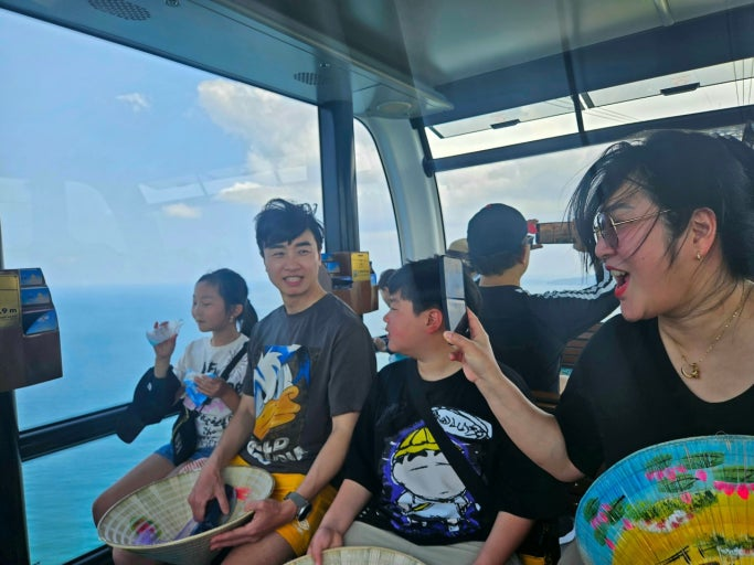 Du khách Hàn Quốc trải nghiệm cáp treo Hòn Thơm (Phú Quốc) và chia sẻ trên Naver Blog.