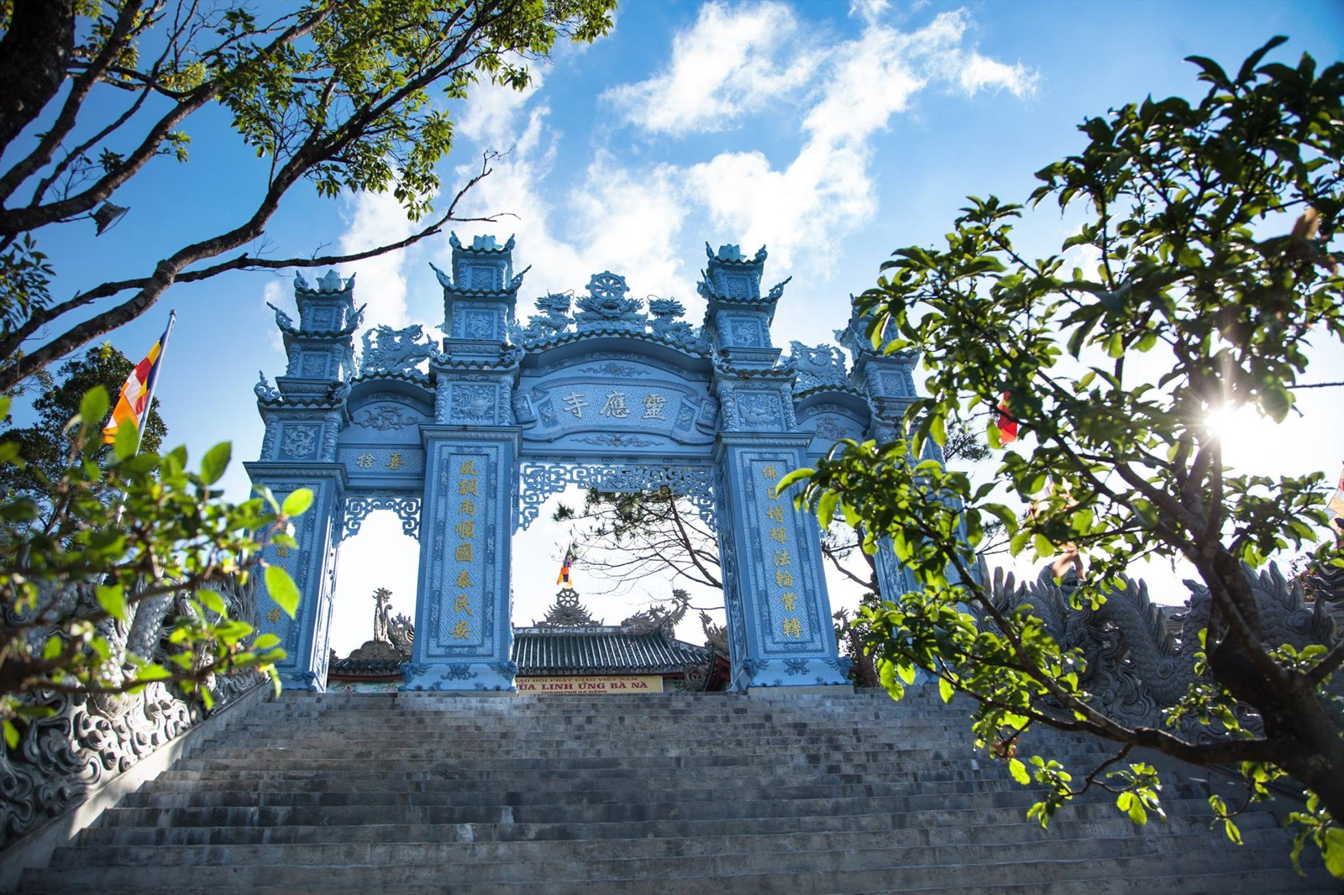 Chùa Linh Ứng trên bán đảo Sơn Trà nổi bật với tượng Phật Quan Thế Âm hướng ra biển. (Nguồn: Sưu tầm)