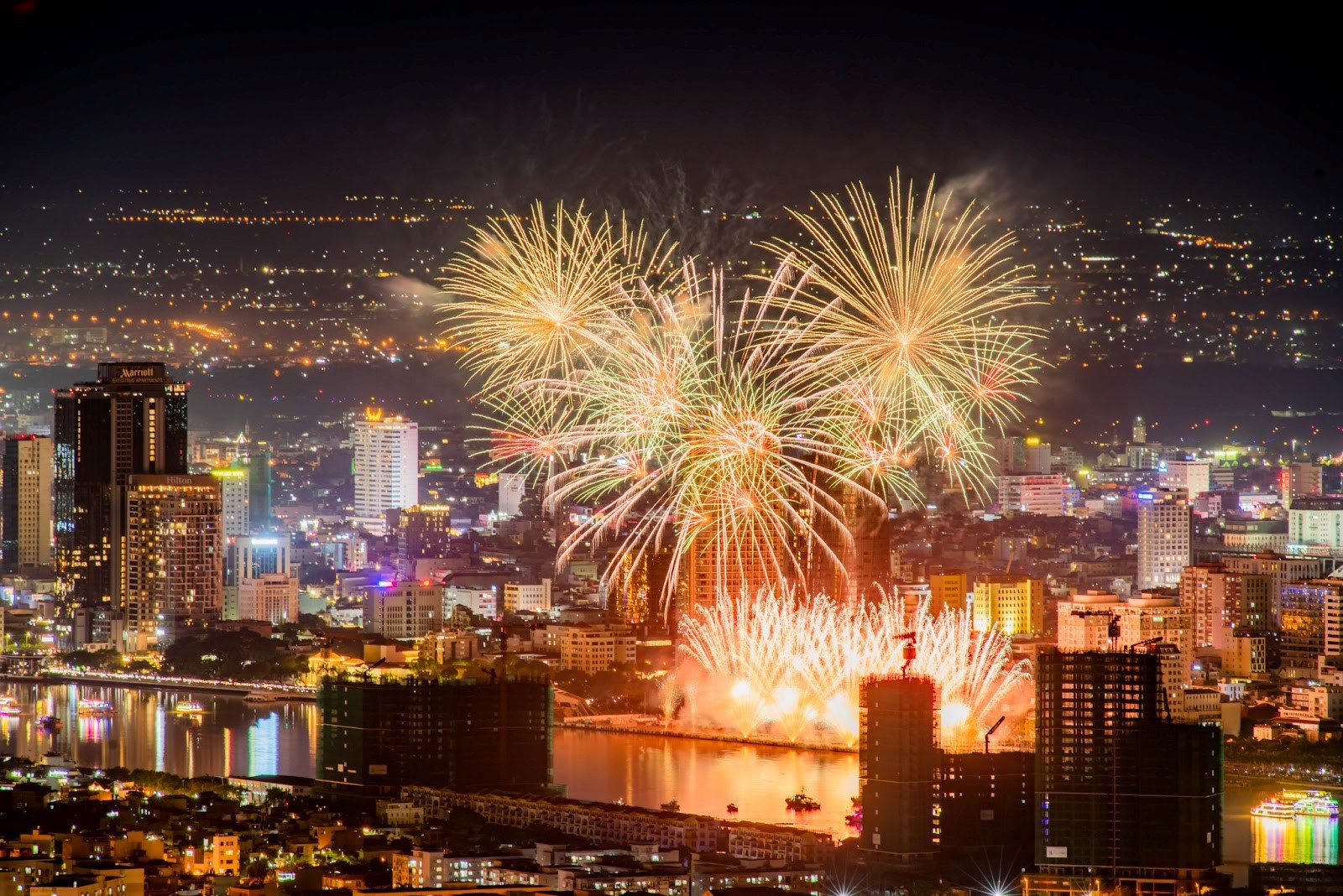 Kinh tế đêm Đà Nẵng cần “doping” để bùng bổ hơn. 