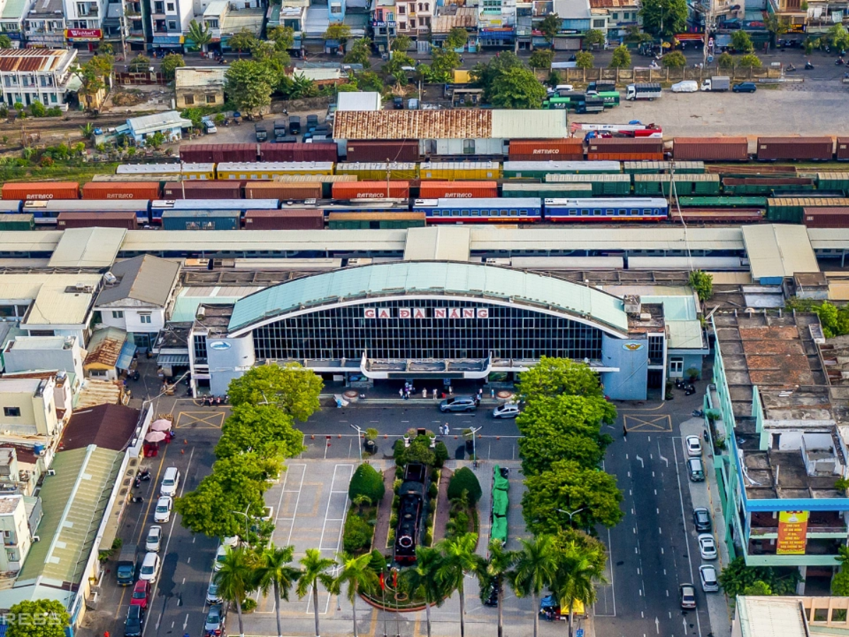 Ga Đà Nẵng nằm ngay trung tâm thành phố Ga Đà Nẵng nằm ngay trung tâm thành phố