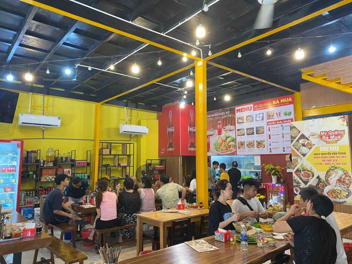 Quán mì Quảng Bà Mua được thực khách yêu thích ghé đến mỗi ngày Quán mì Quảng Bà Mua được thực khách yêu thích ghé đến mỗi ngày