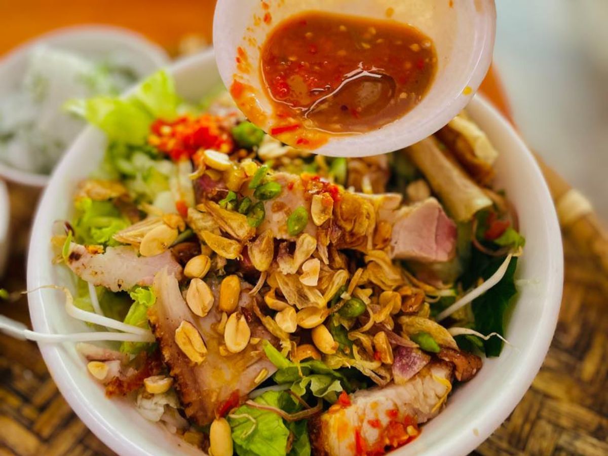 Bún mắm nêm Đà Nẵng được ăn cùng với loại mắm nêm cá cơm đậm vị Bún mắm nêm Đà Nẵng được ăn cùng với loại mắm nêm cá cơm đậm vị