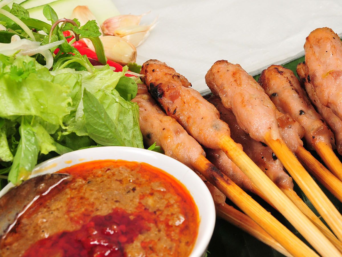 Sốt chấm nem lụi Đà Nẵng sánh sệt, đậm đà được yêu thích Sốt chấm nem lụi Đà Nẵng sánh sệt, đậm đà được yêu thích