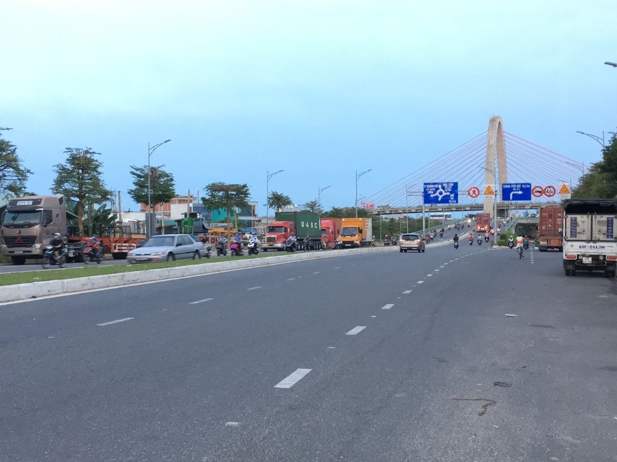 Tuyến này phù hợp với xe du lịch, taxi hoặc các nhóm đông người, tránh ùn tắc giao thông trong giờ cao điểm Tuyến này phù hợp với xe du lịch, taxi hoặc các nhóm đông người, tránh ùn tắc giao thông trong giờ cao điểm