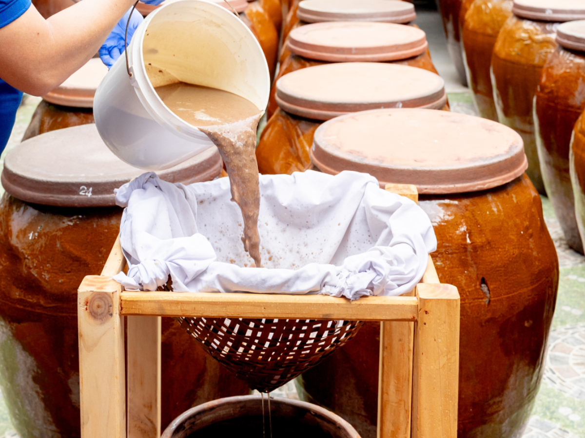 Kỹ thuật làm nước mắm Nam Ô được người dân lưu truyền qua các đời Kỹ thuật làm nước mắm Nam Ô được người dân lưu truyền qua các đời