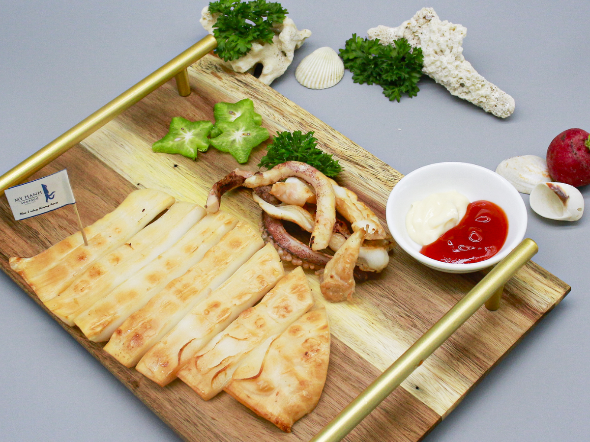 Mực một nắng được nướng lên thơm ngon hấp dẫn