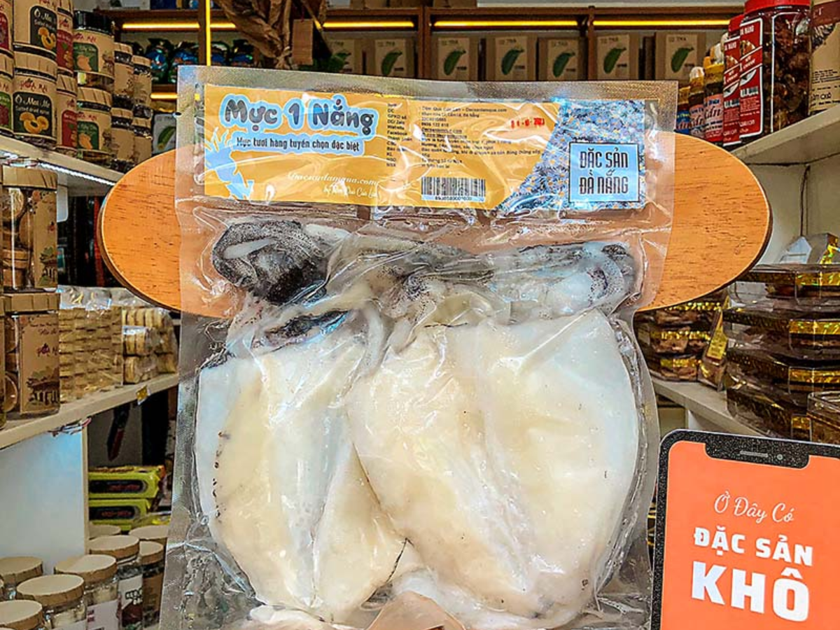 Mực một nắng được bán phổ biến tại các cửa hàng ở Đà Nẵng