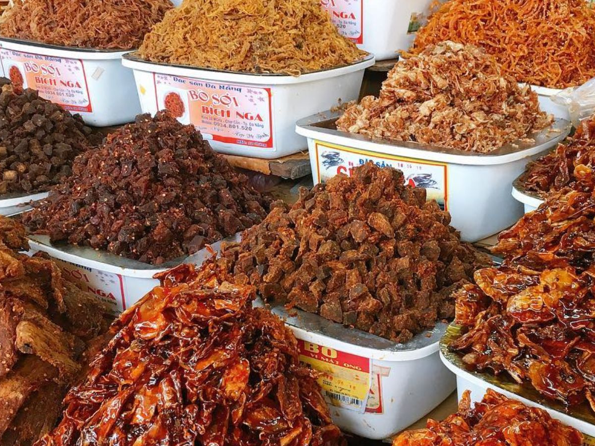 Quầy hải sản khô bắt mắt tại chợ Đà Nẵng. Quầy hải sản khô bắt mắt tại chợ Đà Nẵng.