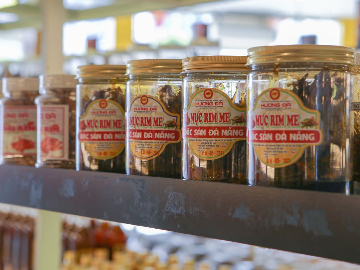 Các loại hải sản khô, rim rất được ưa chuộng tại các siêu thị đặc sản Đà Nẵng