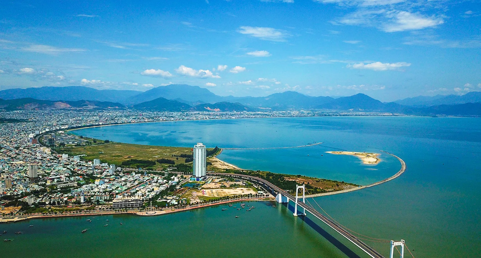 Dự án kỳ vọng sẽ góp phần đưa Đà Nẵng trở thành trung tâm tài chính, thương mại và du lịch quốc tế. Dự án kỳ vọng sẽ góp phần đưa Đà Nẵng trở thành trung tâm tài chính, thương mại và du lịch quốc tế.