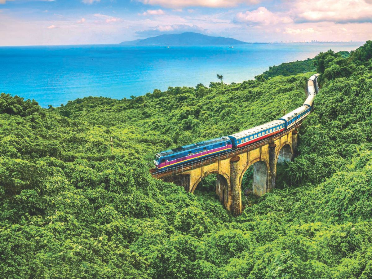 Di chuyển bằng tàu hoả đến Đà Nẵng dễ dàng.