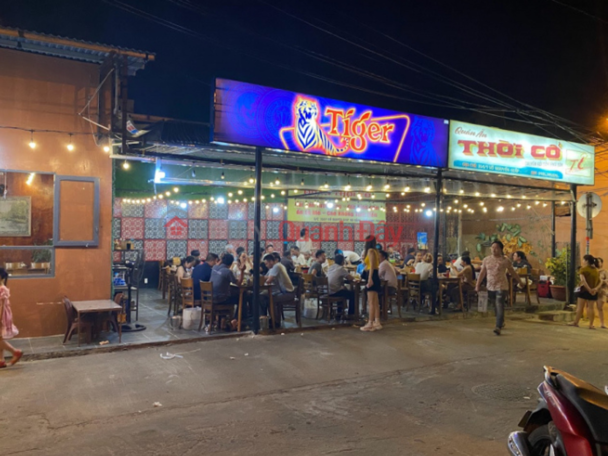 Không gian rộng rãi tại quán Thời Cổ