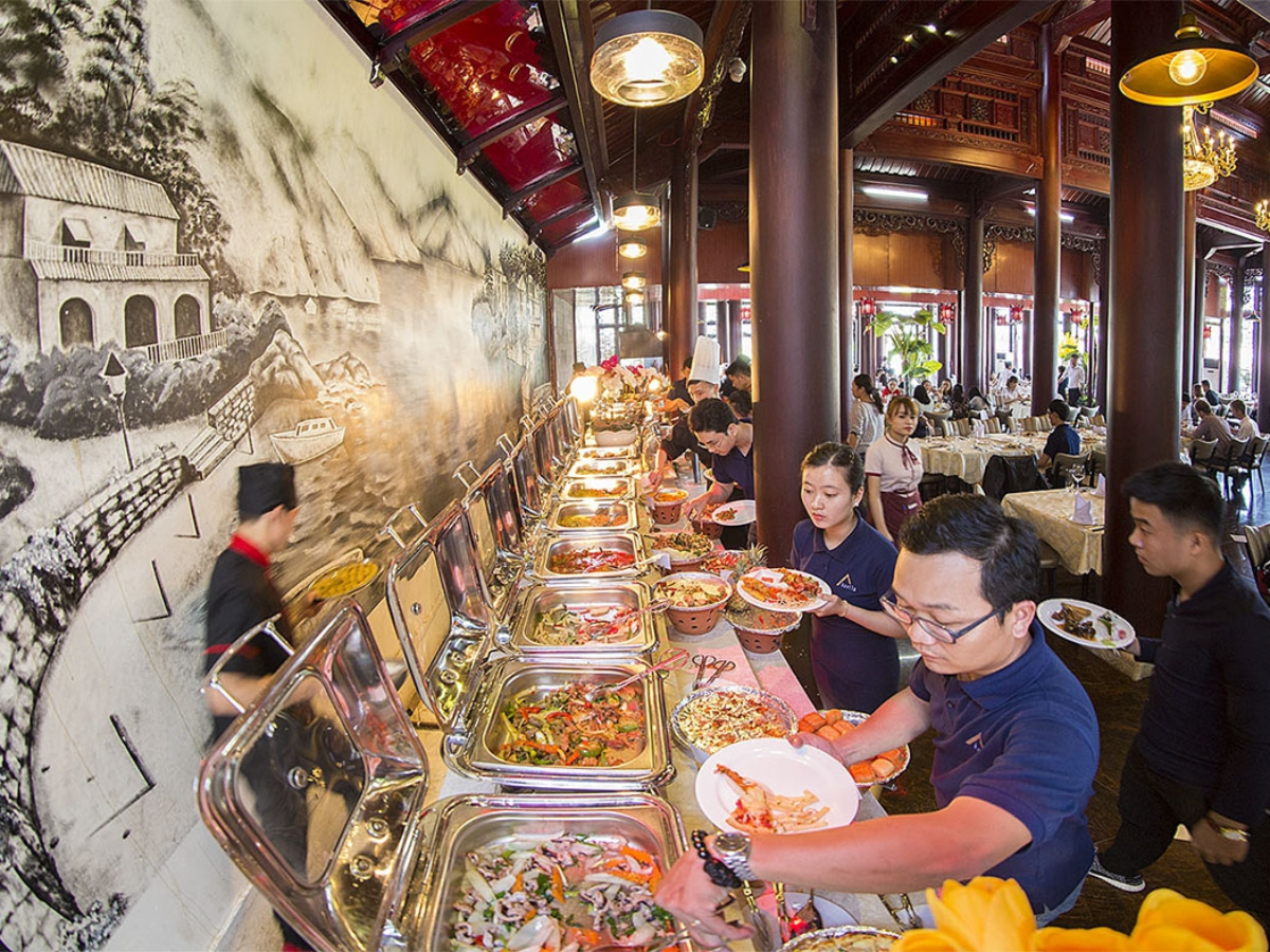 Không gian rộng rãi tại SOHO Buffet và Alacarte
