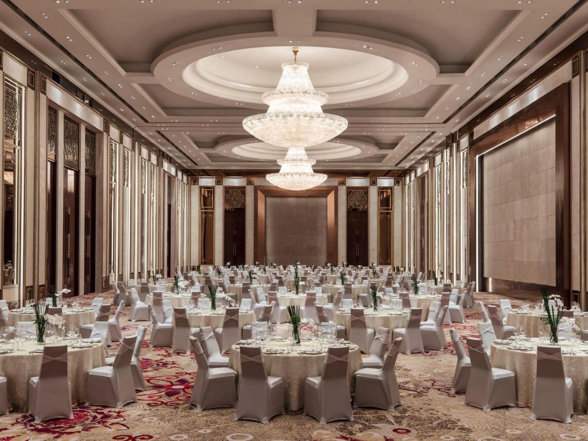 Resort sở hữu phòng hội nghị với sức chứa lớn với đầy đủ tiện nghi hiện đại