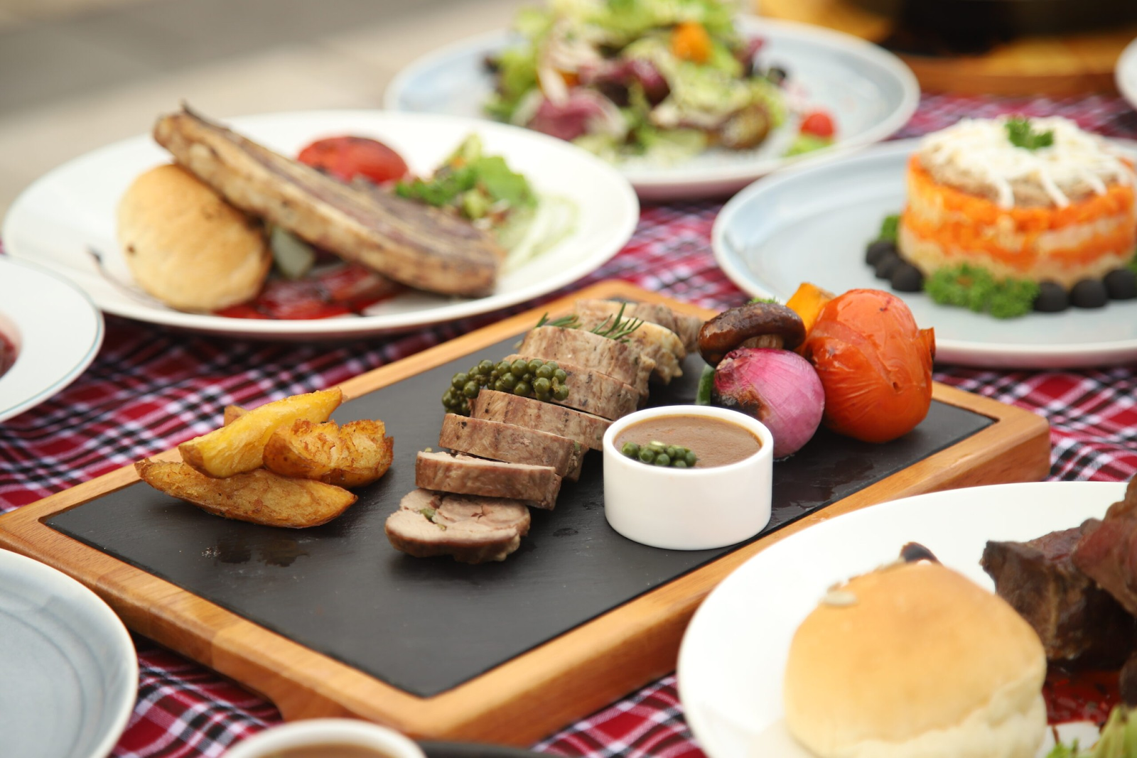 Món ăn hấp dẫn trong menu Noel của nhà hàng Beer Plaza