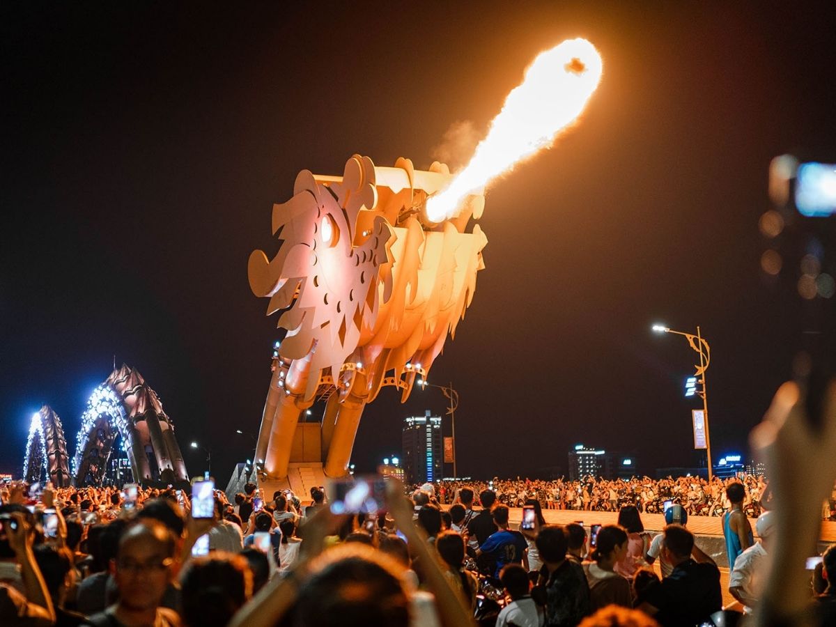 Hoạt động độc đáo này đã góp phần tạo nên vẻ đẹp ấn tượng cho cầu Rồng Hoạt động độc đáo này đã góp phần tạo nên vẻ đẹp ấn tượng cho cầu Rồng