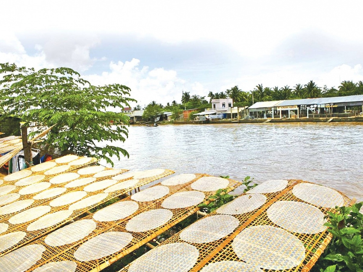 Làng bánh tráng xưa bên dòng sông Túy Loan