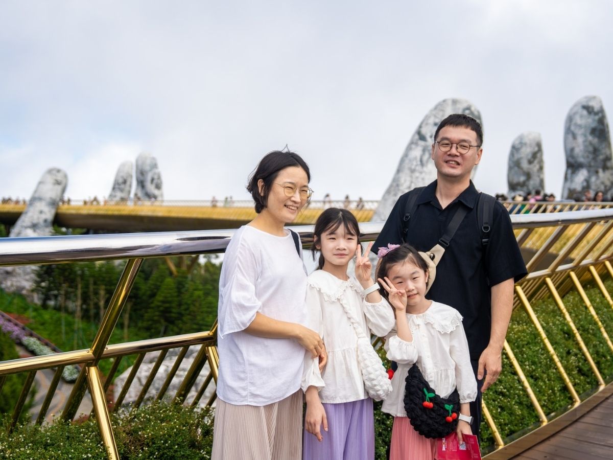 Xu hướng trang phục ưu tiên phong cách tối giản, màu sắc tự nhiên, chất liệu thân thiện môi trường.